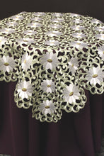 Load image into Gallery viewer, Table Linen - Green Daisy
